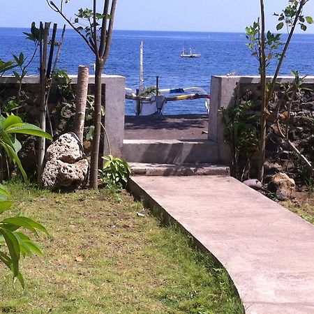 Amed Sari Beach Guesthouse Eksteriør bilde