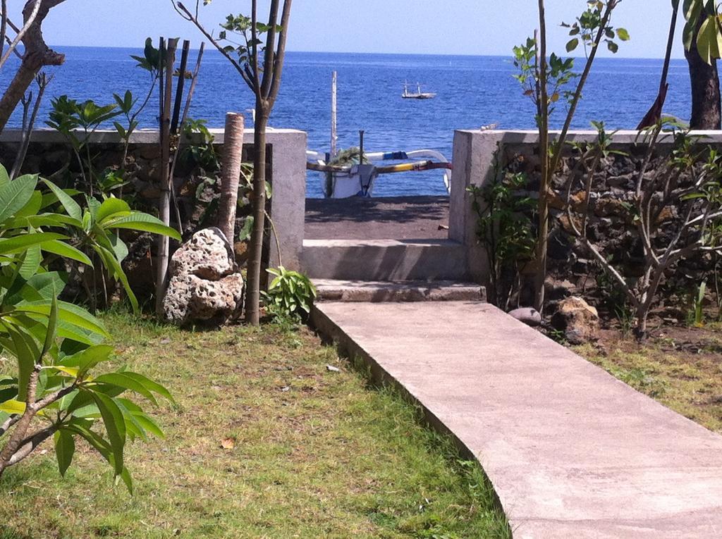 Amed Sari Beach Guesthouse Eksteriør bilde