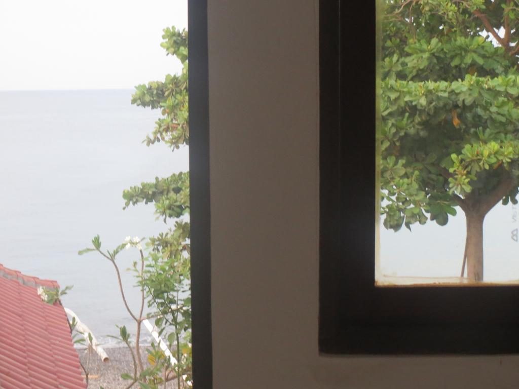 Amed Sari Beach Guesthouse Eksteriør bilde