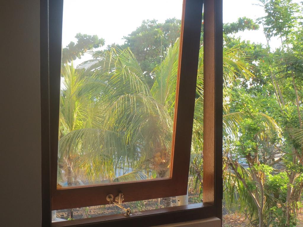 Amed Sari Beach Guesthouse Eksteriør bilde