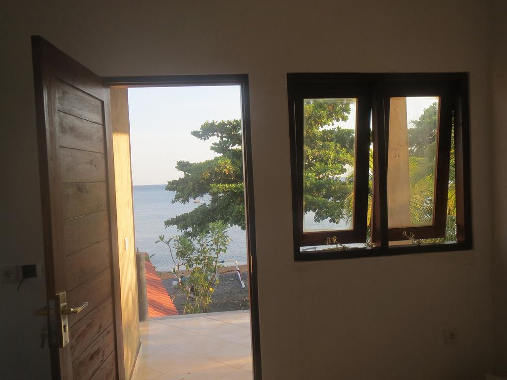 Amed Sari Beach Guesthouse Eksteriør bilde