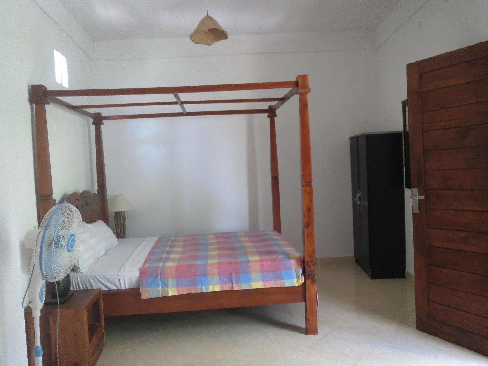 Amed Sari Beach Guesthouse Eksteriør bilde