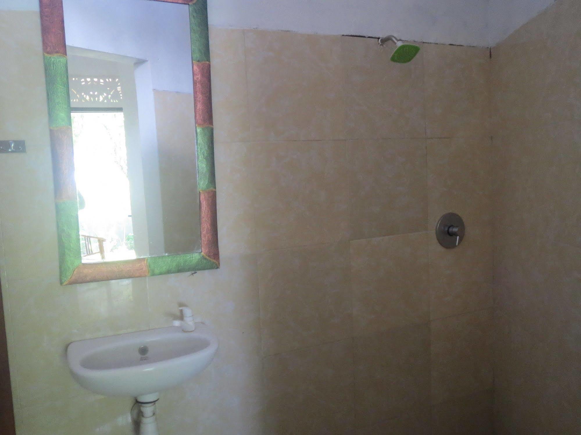 Amed Sari Beach Guesthouse Eksteriør bilde