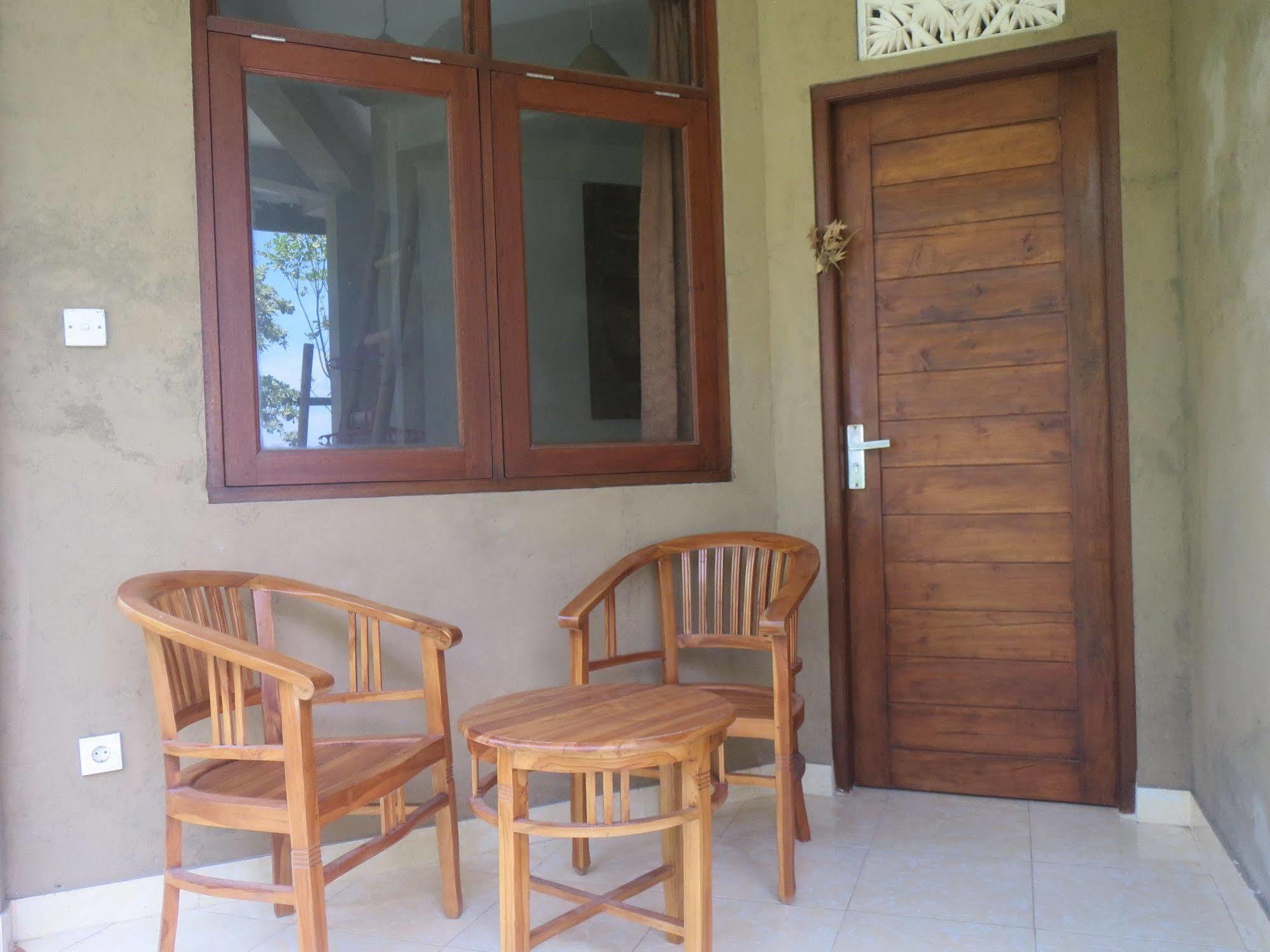 Amed Sari Beach Guesthouse Eksteriør bilde