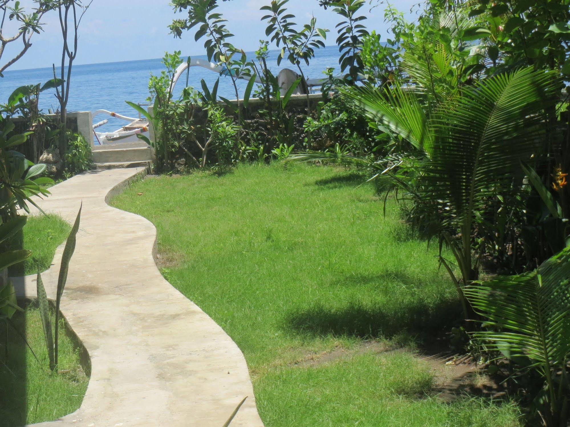 Amed Sari Beach Guesthouse Eksteriør bilde