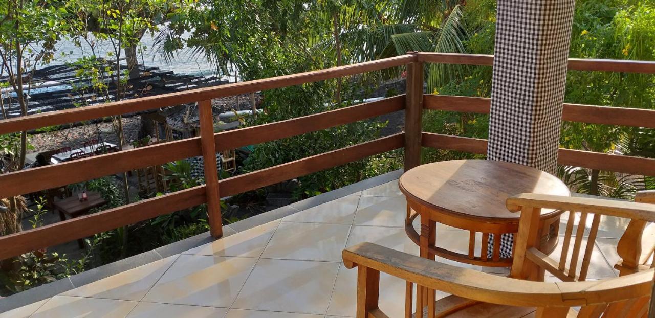 Amed Sari Beach Guesthouse Eksteriør bilde